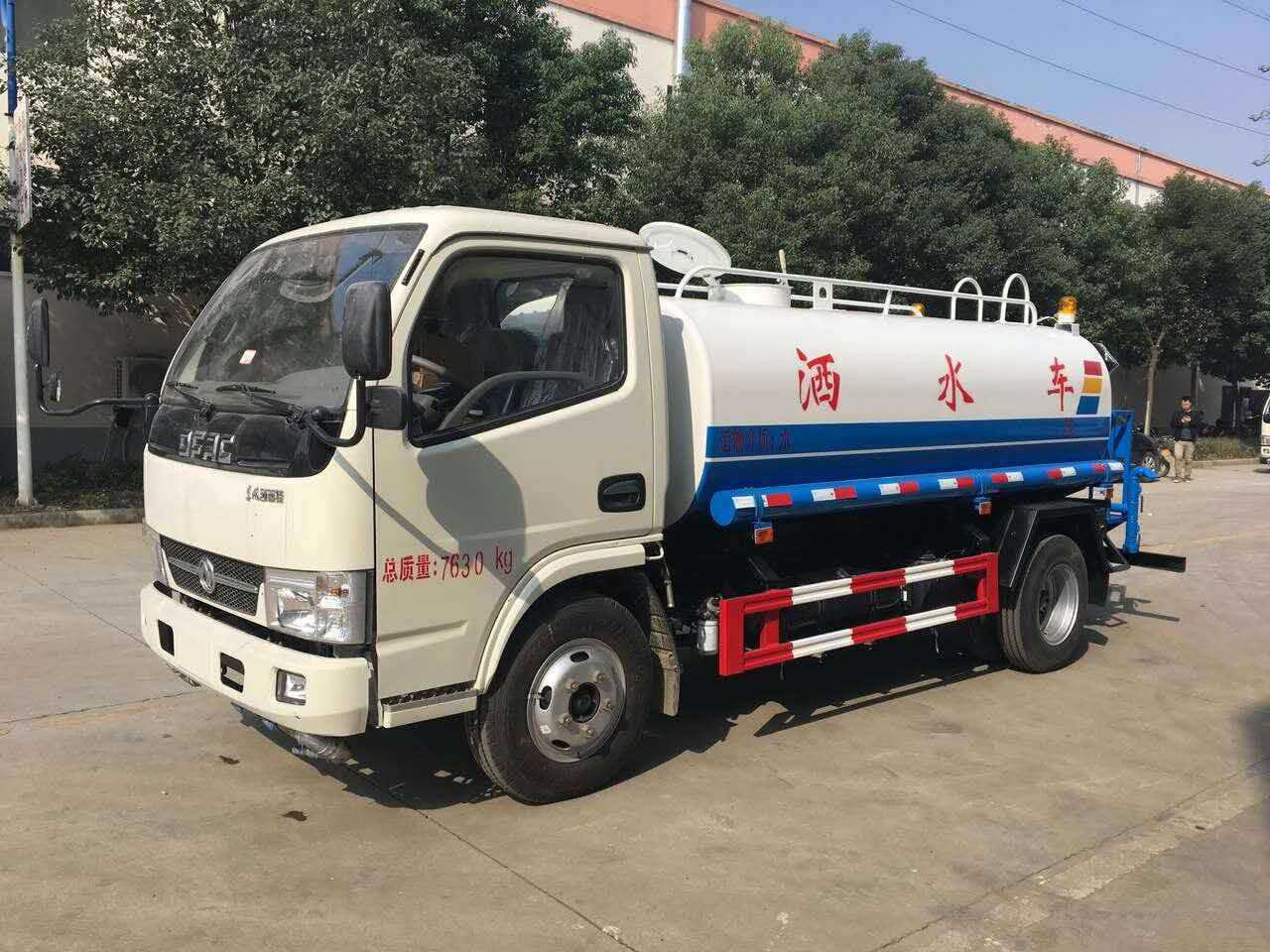 5噸灑水車在哪里有賣？湖北楚勝汽車13886887089