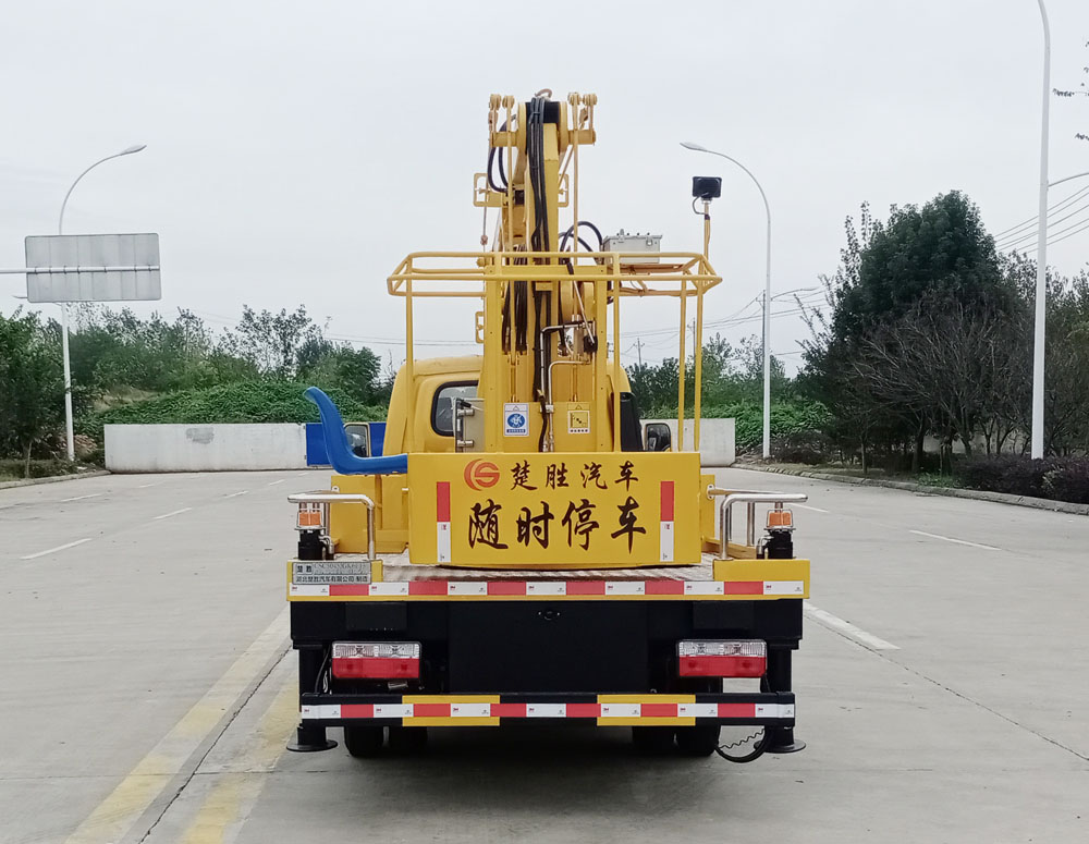 13米東風途逸高空作業(yè)車